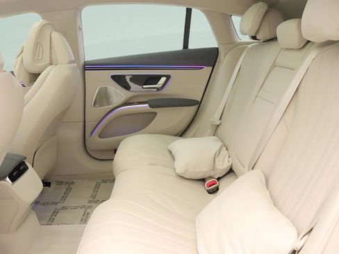 Certified 2023 Mercedes-Benz EQS 580 4MATIC Sedan image 31