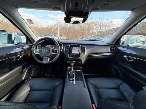Used 2019 Volvo XC90 T5 Momentum w/ Multimedia Package image 23