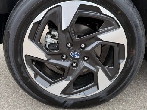 Certified 2025 Subaru Crosstrek 2.5i Limited w/ Crosstrek Mirror Package image 22