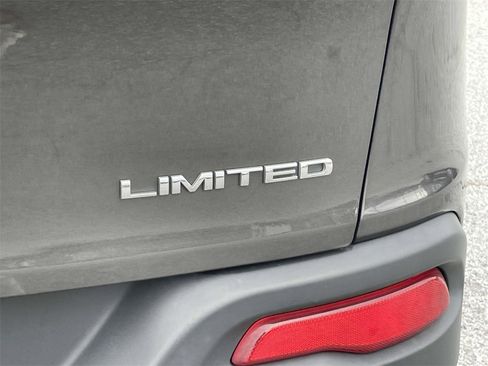 Used 2014 Jeep Cherokee Limited image 3