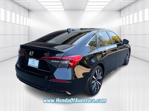 Certified 2024 Honda Civic EX image 3