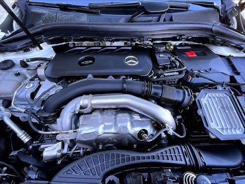 Used 2025 Mercedes-Benz GLA 250 image 31