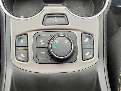 Used 2022 GMC Terrain AT4 w/ Infotainment Package II image 23