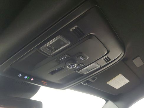 Used 2025 GMC Yukon Denali image 34