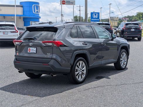 Used 2020 Toyota RAV4 XLE Premium AWD/4WD image 5