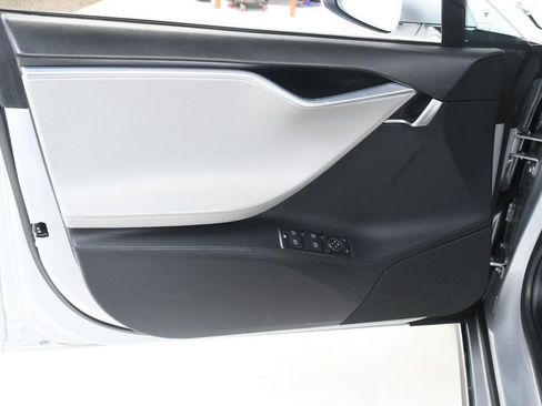 Used 2013 Tesla Model S image 22