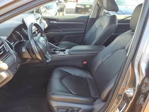 Used 2023 Toyota Camry XSE image 12