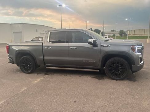 Used 2021 GMC Sierra 1500 Denali w/ Denali Ultimate Package AWD/4WD image 6