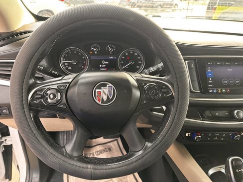 Used 2021 Buick Enclave Essence image 12