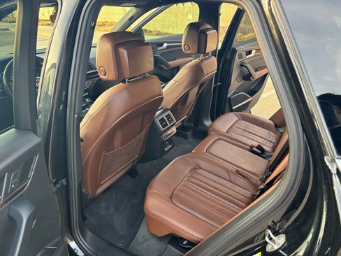 Used 2018 Audi Q5 2.0T Premium Plus w/ Premium Plus Package image 21