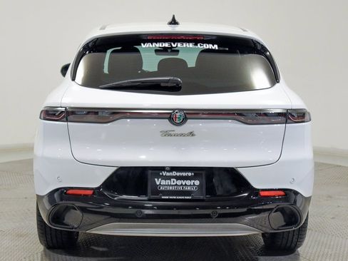 Used 2024 Alfa Romeo Tonale Ti w/ Premium Interior Package AWD/4WD image 13