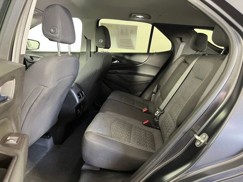 Used 2022 Chevrolet Equinox LT w/ Driver Convenience Package image 13