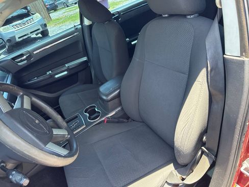 Used 2009 Chrysler 300 LX RWD image 13