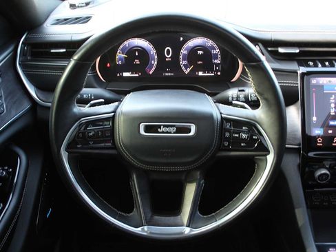 Used 2021 Jeep Grand Cherokee L Overland w/ Luxury Tech Group IV AWD/4WD image 37