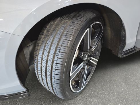 Used 2025 Honda Accord Sport image 30