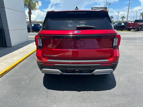 Certified 2025 Ford Explorer Platinum RWD image 5