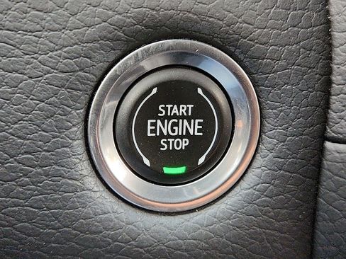 Used 2023 GMC Yukon Denali w/ Denali Reserve Package image 19