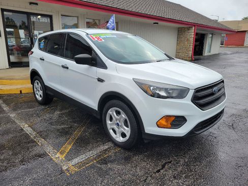 Used 2018 Ford Escape S FWD image 3