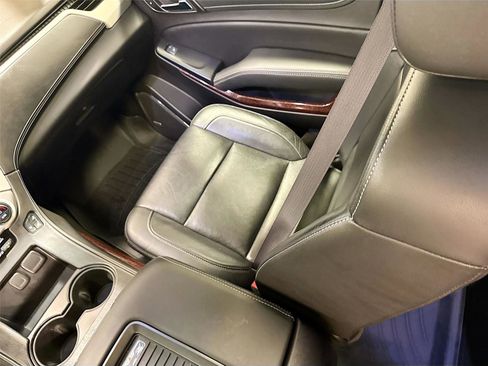 Used 2017 GMC Yukon SLT w/ Open Road Package AWD/4WD image 25