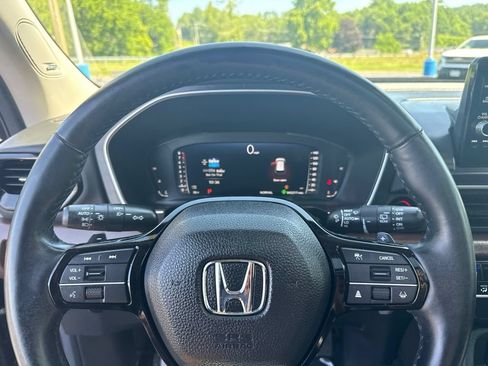 Used 2025 Honda Pilot Elite image 24