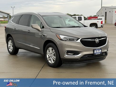 Used 2019 Buick Enclave Essence AWD/4WD image 2