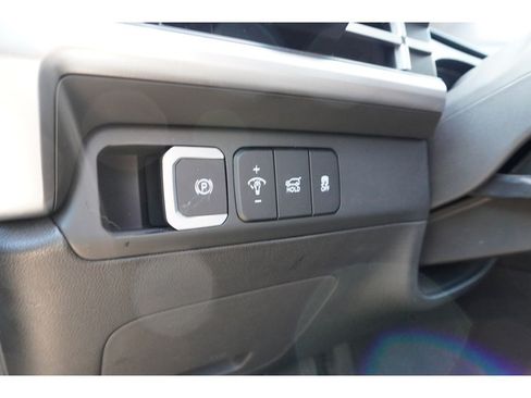 Used 2025 Hyundai Santa Fe SE FWD image 10