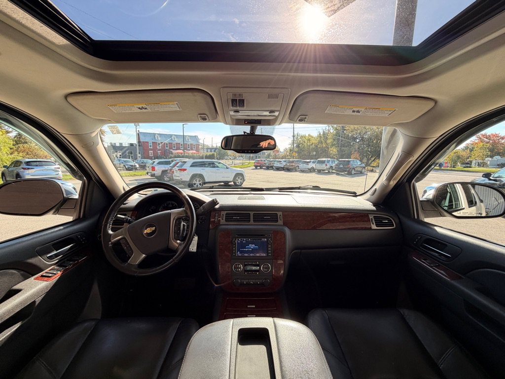 Used 2010 Chevrolet Avalanche LTZ AWD/4WD image 18