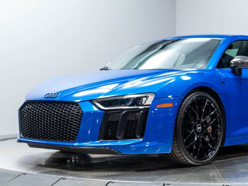 Used 2017 Audi R8 V10 plus AWD/4WD image 4