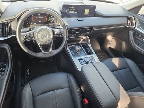Used 2025 MAZDA CX-70 Plug-In Hybrid w/ Premium Pkg image 14