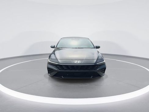 New 2026 Hyundai Elantra Limited FWD image 3