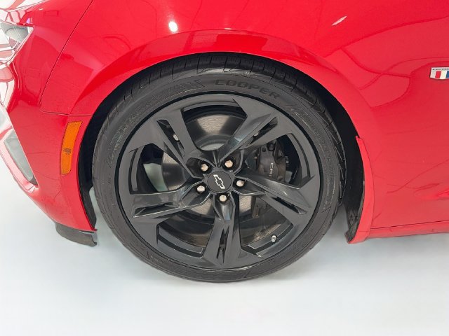 Used 2021 Chevrolet Camaro SS RWD image 24