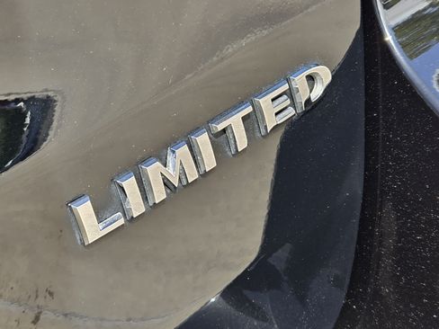Used 2021 Jeep Grand Cherokee Limited RWD image 39