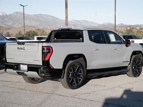 Used 2024 GMC Sierra EV Denali image 30