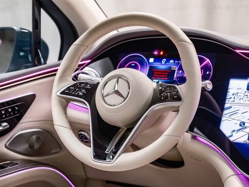 Used 2025 Mercedes-Benz EQS 580 4MATIC SUV image 14