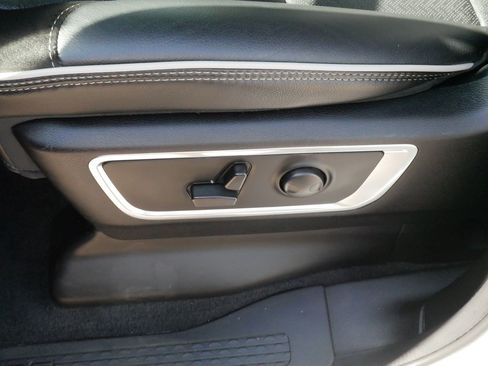 Used 2025 RAM 1500 Laramie AWD/4WD image 20