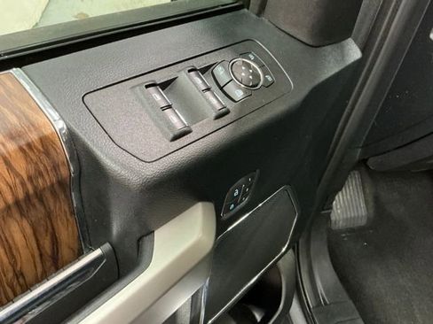 Used 2019 Ford F150 Lariat w/ Equipment Group 502A Luxury AWD/4WD image 16