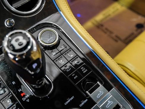 Used 2021 Bentley Continental GT image 26