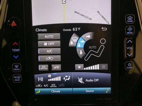 Used 2017 Toyota Prius Prime Premium image 24