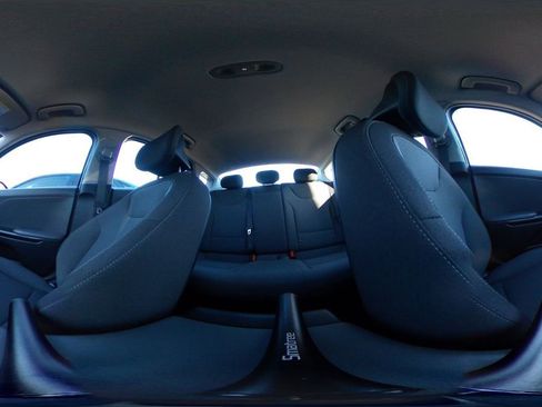 Used 2025 Kia K4 LXS image 41