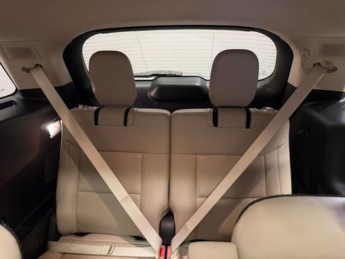 Used 2022 Ford Explorer Limited w/ Limited Technology Package image 18