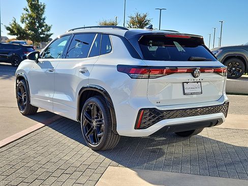 New 2026 Volkswagen Tiguan SE R-Line image 2