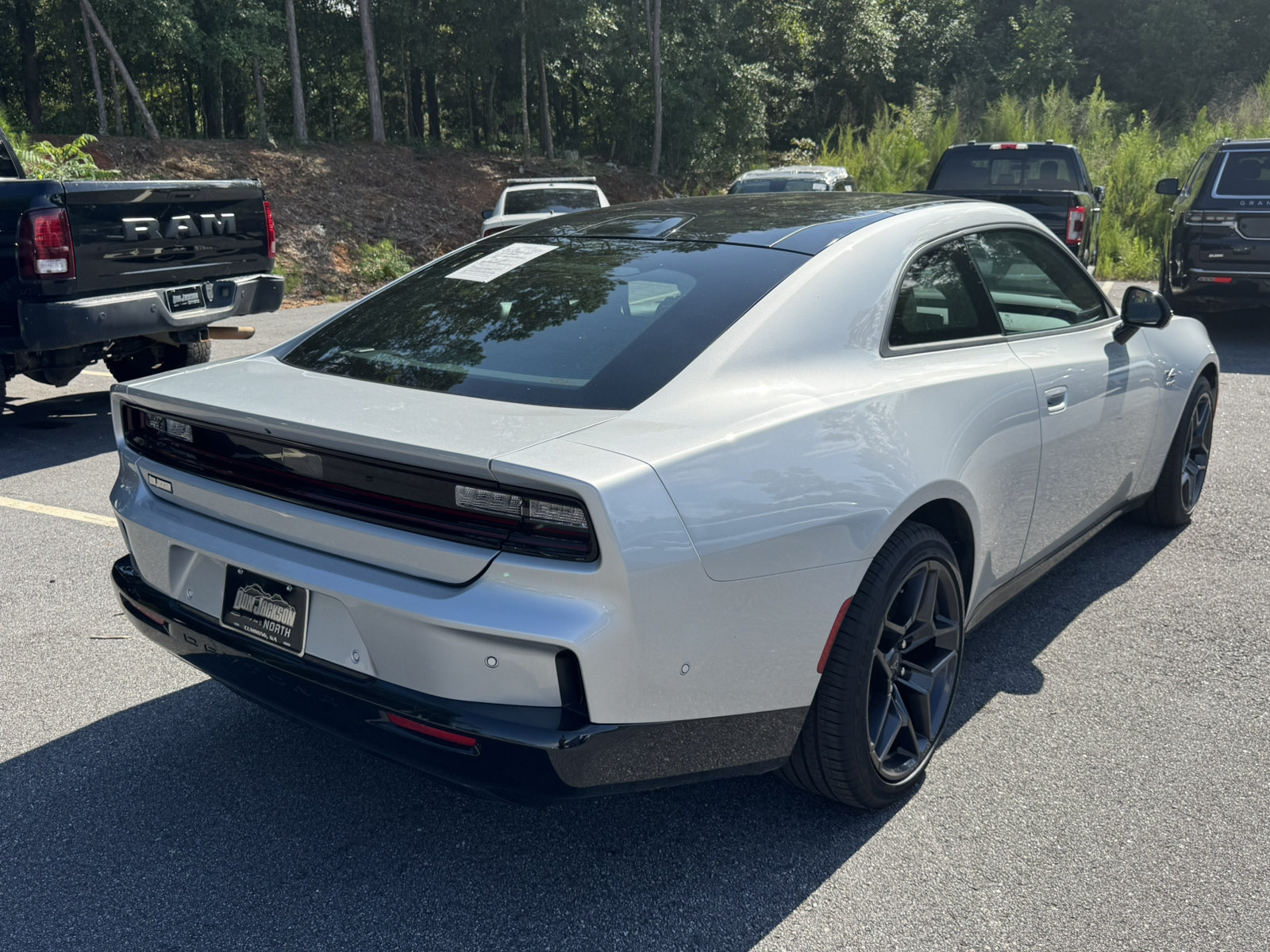 Used 2024 Dodge Charger Daytona R/T w/ Plus Group AWD/4WD image 5