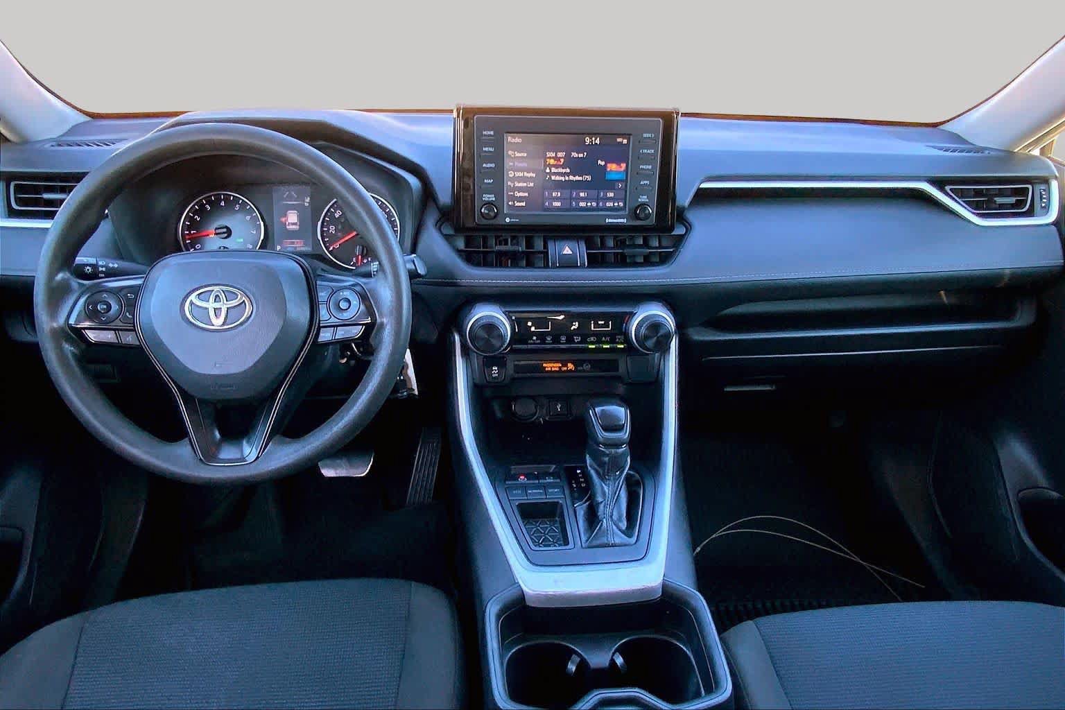Used 2021 Toyota RAV4 LE FWD image 15