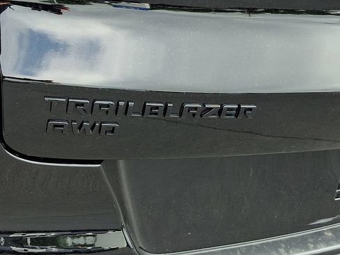 Used 2024 Chevrolet TrailBlazer RS AWD/4WD image 30