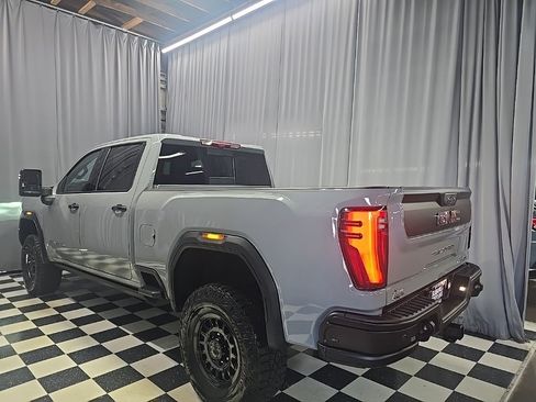 Used 2024 GMC Sierra 2500 AT4X w/ AT4X AEV Edition image 8