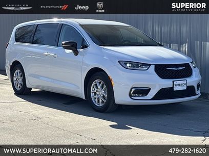 Used 2024 Chrysler Pacifica Touring-L