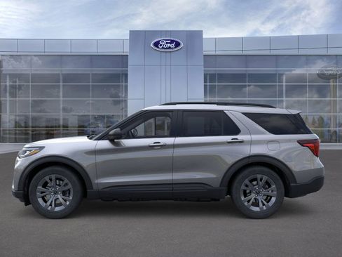 New 2026 Ford Explorer Active w/ Active Comfort Package image 3