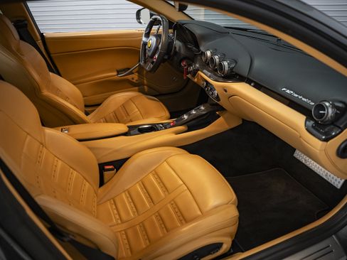 Used 2014 Ferrari F12 Berlinetta RWD image 28