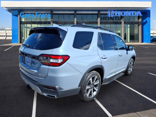 Used 2024 Honda Pilot Elite image 2