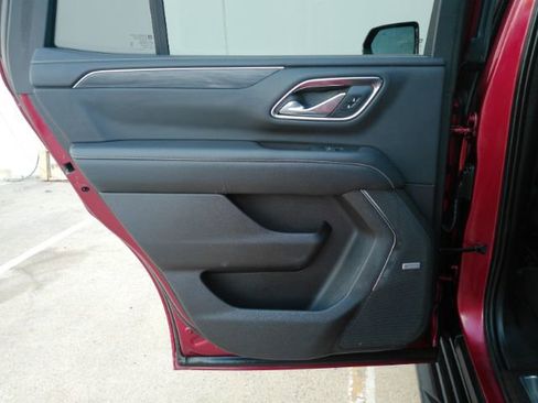 Used 2021 GMC Yukon SLT w/ SLT Luxury Package image 16